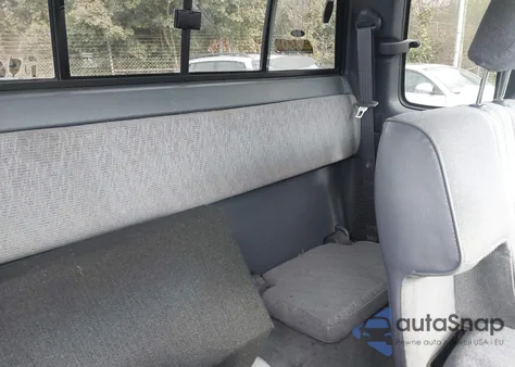 1999 Toyota Tacoma из США, поврежденный, VIN 4TAWM72N6XZ408231